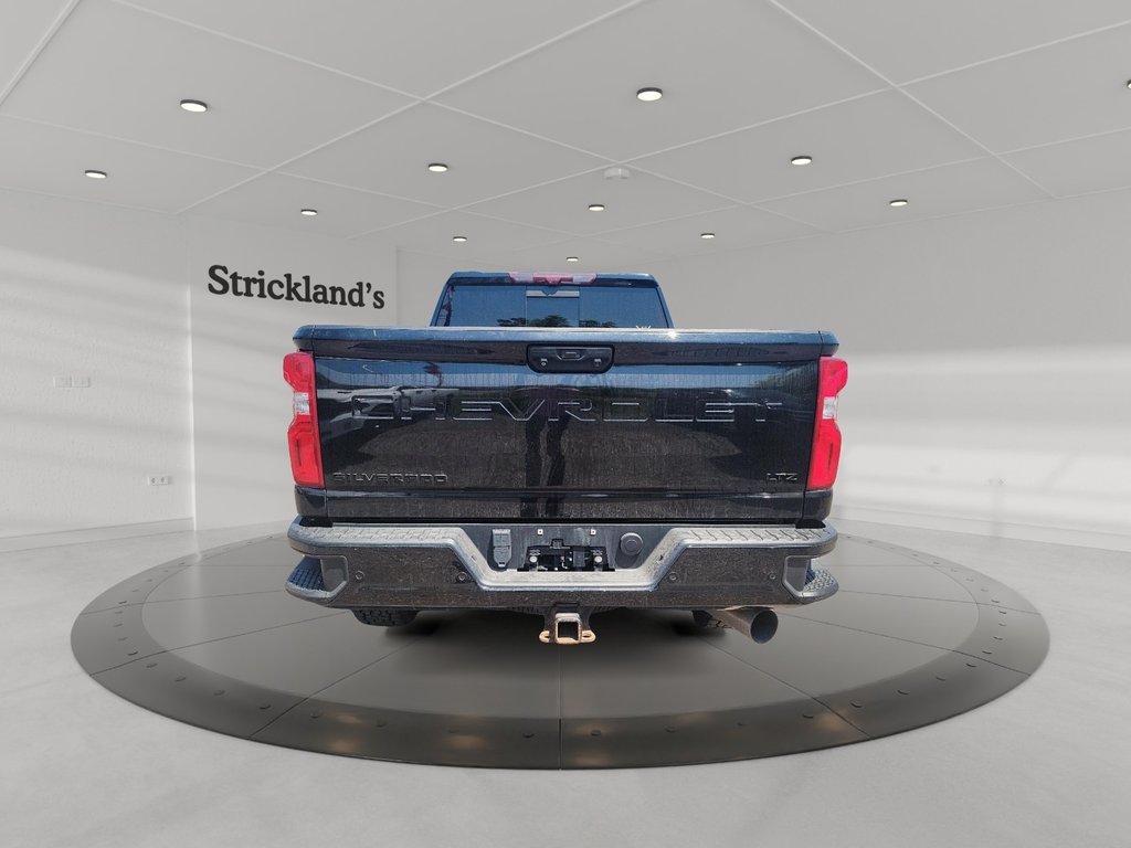 2021 Chevrolet Silverado 2500 Crew 4x4 LTZ Standard Box in Brantford, Ontario - 3 - w1024h768px