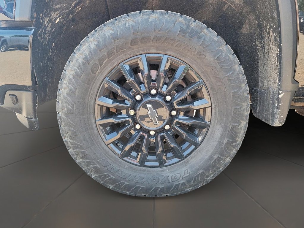 2021 Chevrolet Silverado 2500 Crew 4x4 LTZ Standard Box in Brantford, Ontario - 7 - w1024h768px