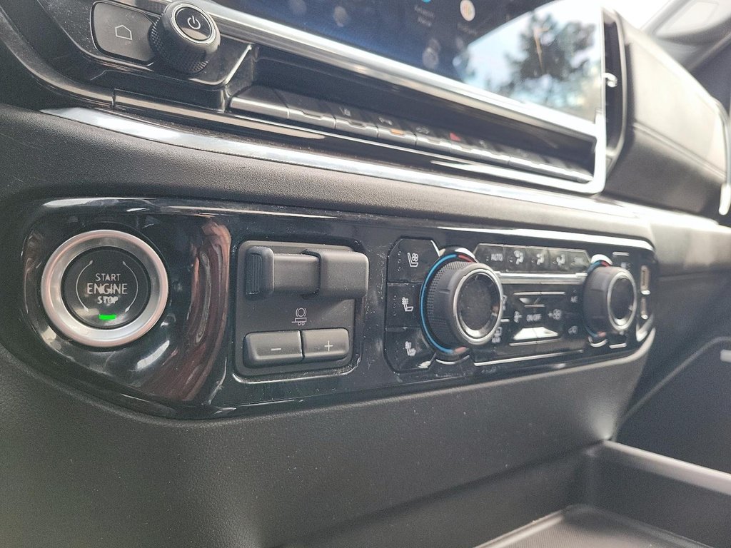 2024 Chevrolet Silverado 2500HD 4WD Crew Cab Standard Box LTZ in Brantford, Ontario - 21 - w1024h768px