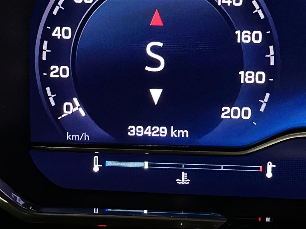 2025 Chevrolet Silverado 2500HD 4WD Crew Cab Standard Box LT in Brantford, Ontario - 12 - w1024h768px