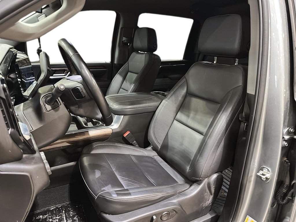 2025 Chevrolet Silverado 2500HD 4WD Crew Cab Standard Box LT in Brantford, Ontario - 8 - w1024h768px