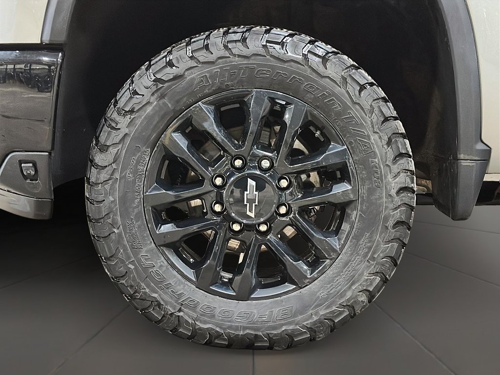 2025 Chevrolet Silverado 2500HD 4WD Crew Cab Standard Box LT in Brantford, Ontario - 7 - w1024h768px