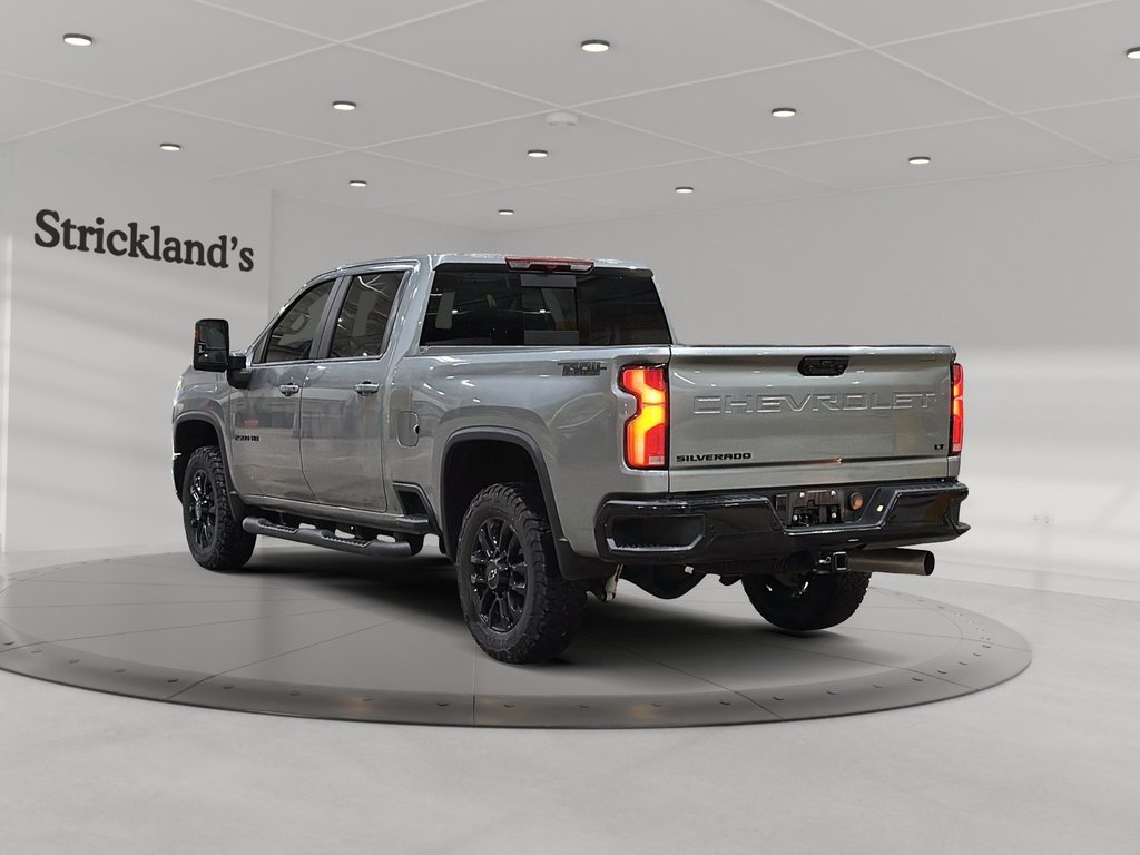 2025 Chevrolet Silverado 2500HD 4WD Crew Cab Standard Box LT in Brantford, Ontario - 4 - w1024h768px