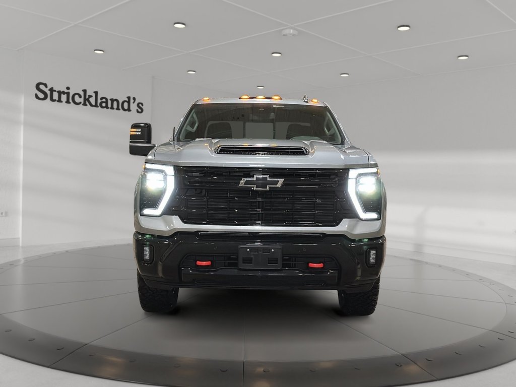 2025 Chevrolet Silverado 2500HD 4WD Crew Cab Standard Box LT in Brantford, Ontario - 2 - w1024h768px