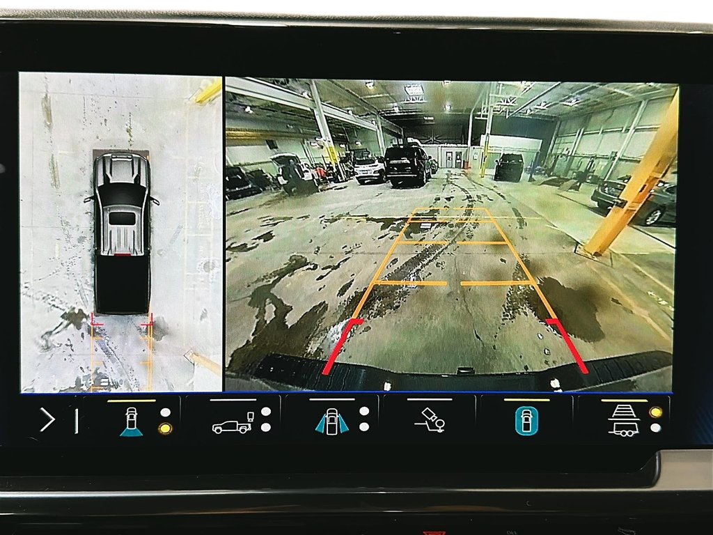 2025 Chevrolet Silverado 2500HD 4WD Crew Cab Standard Box LT in Brantford, Ontario - 16 - w1024h768px