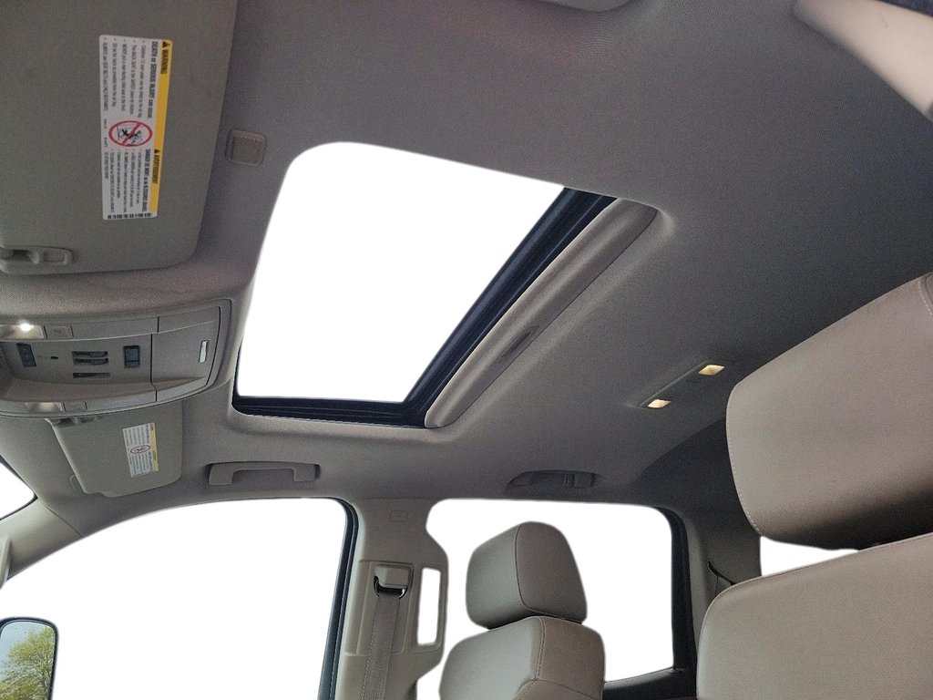 2015 Chevrolet Silverado 3500 Crew 4x4 LTZ / SRW in Brantford, Ontario - 17 - w1024h768px