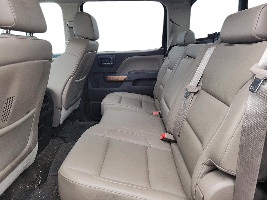 2015 Chevrolet Silverado 3500 Crew 4x4 LTZ / SRW in Brantford, Ontario - 9 - w1024h768px