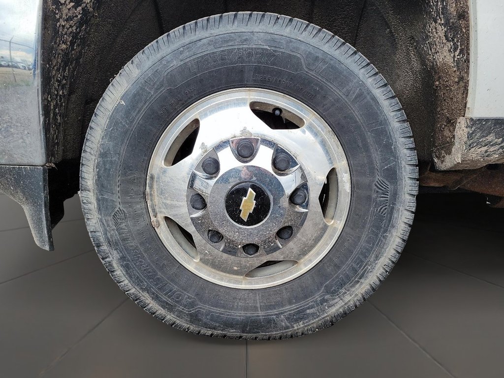 2015 Chevrolet Silverado 3500 Crew 4x4 LTZ / SRW in Brantford, Ontario - 7 - w1024h768px