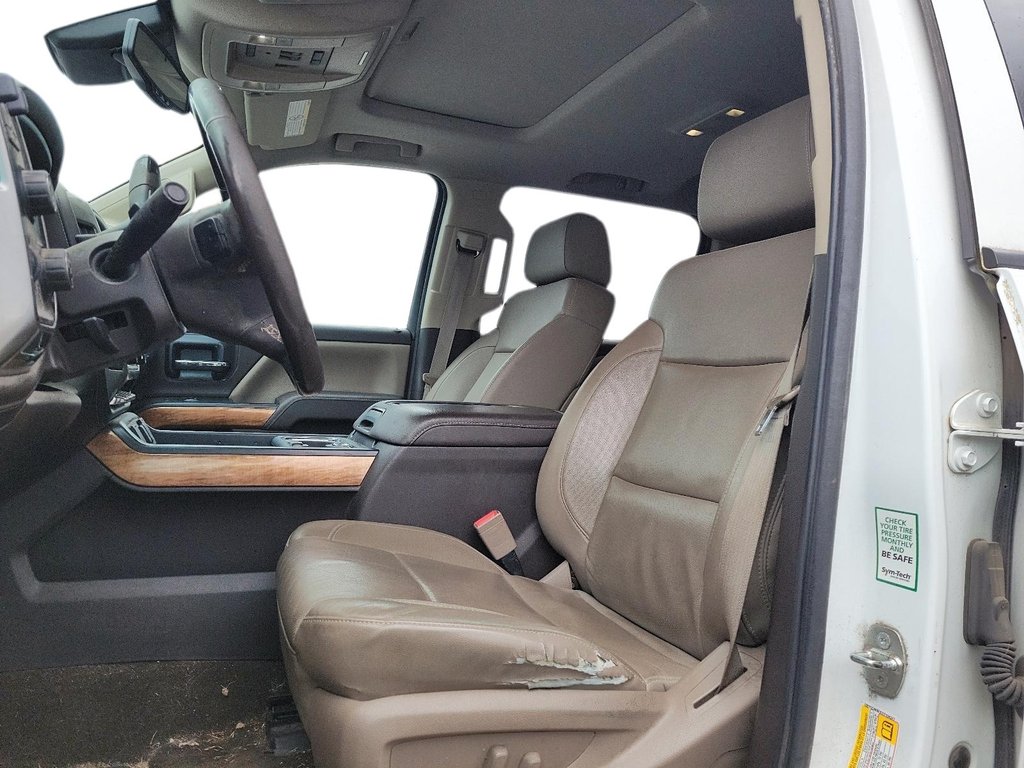 2015 Chevrolet Silverado 3500 Crew 4x4 LTZ / SRW in Brantford, Ontario - 8 - w1024h768px