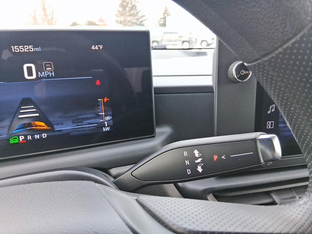 2025 Chevrolet Silverado EV e4WD Crew Cab Standard Range Work Truck in Brantford, Ontario - 14 - w1024h768px