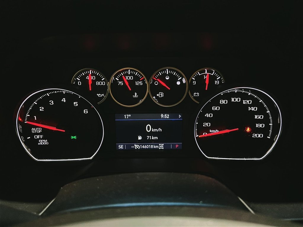 2021 Chevrolet Tahoe 4x4 Z71 in Brantford, Ontario - 13 - w1024h768px