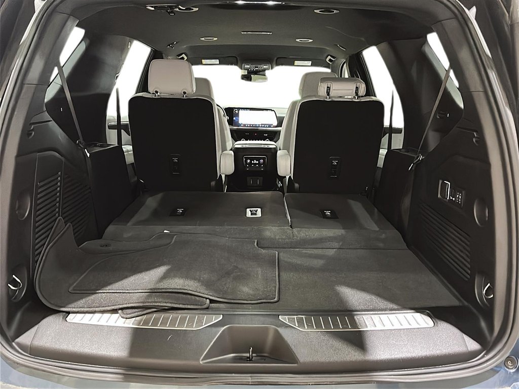 2025 Chevrolet Tahoe 4WD 4dr Premier in Brantford, Ontario - 6 - w1024h768px