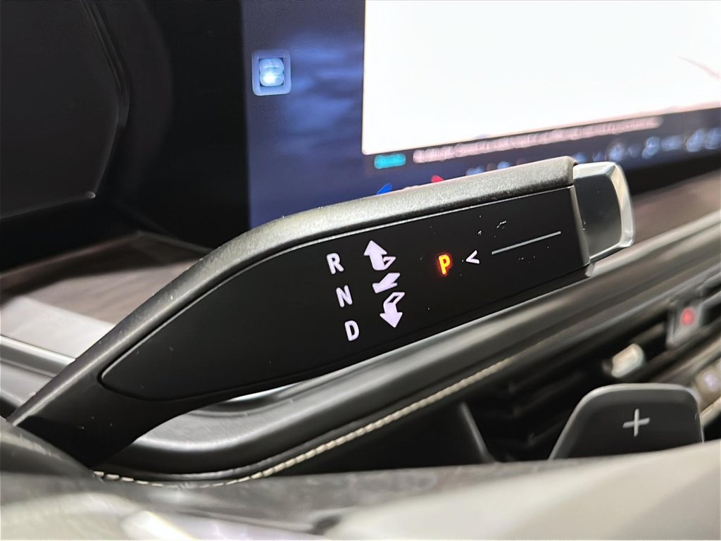 2025 Chevrolet Tahoe 4WD 4dr Premier in Brantford, Ontario - 14 - w1024h768px