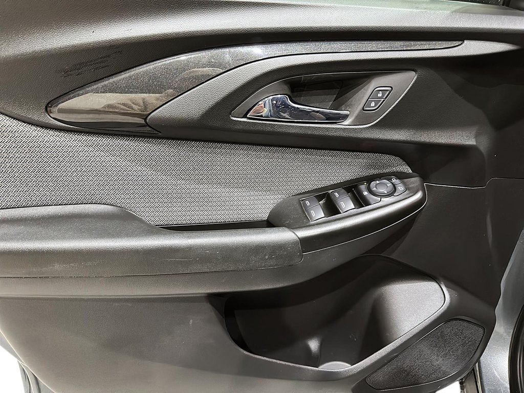 2022 Chevrolet Trailblazer AWD LT in Stratford, Ontario - 10 - w1024h768px