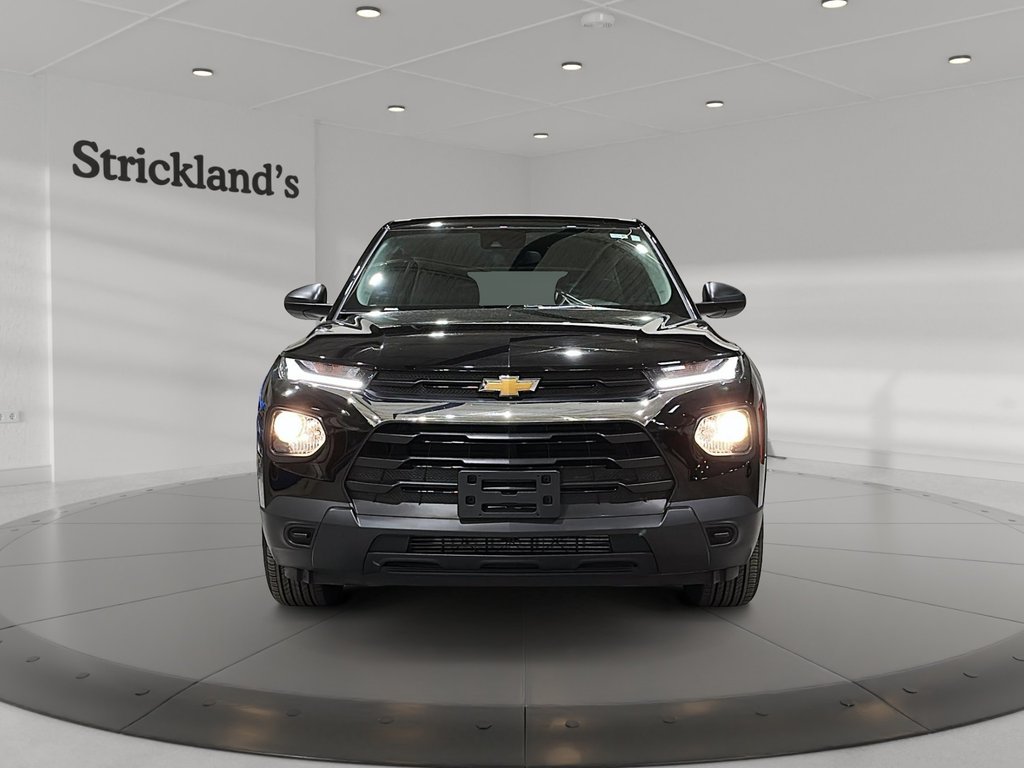 2023 Chevrolet Trailblazer FWD LS in Brantford, Ontario - 2 - w1024h768px