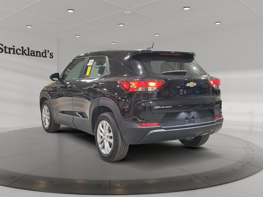 2023 Chevrolet Trailblazer FWD LS in Brantford, Ontario - 4 - w1024h768px