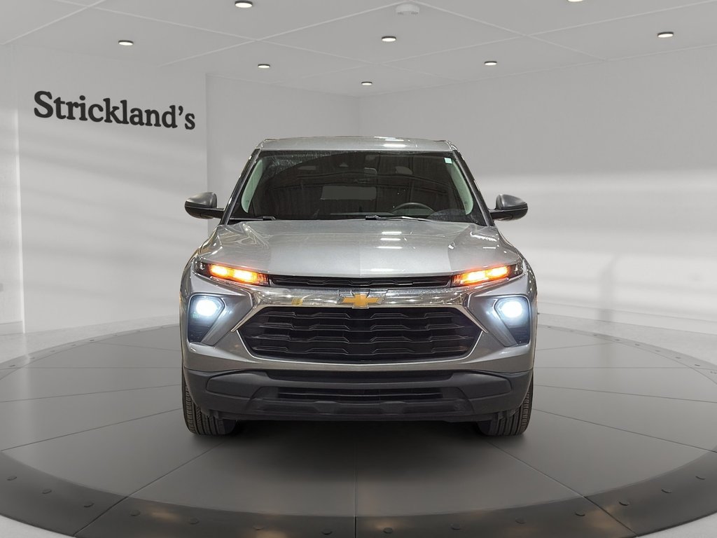 2024 Chevrolet Trailblazer AWD 4dr LS in Brantford, Ontario - 2 - w1024h768px