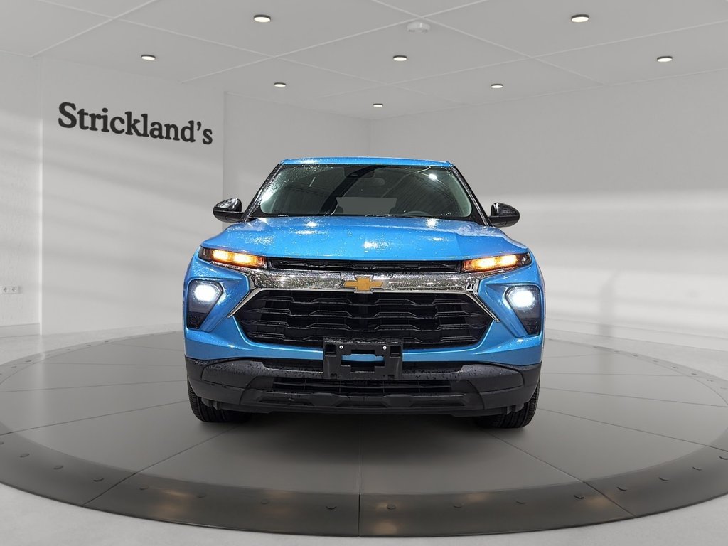 2025 Chevrolet Trailblazer AWD 4dr LS in Brantford, Ontario - 2 - w1024h768px