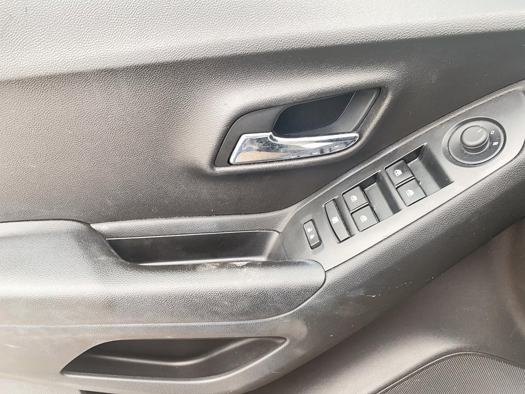 2016 Chevrolet Trax FWD LS in Brantford, Ontario - 10 - w1024h768px