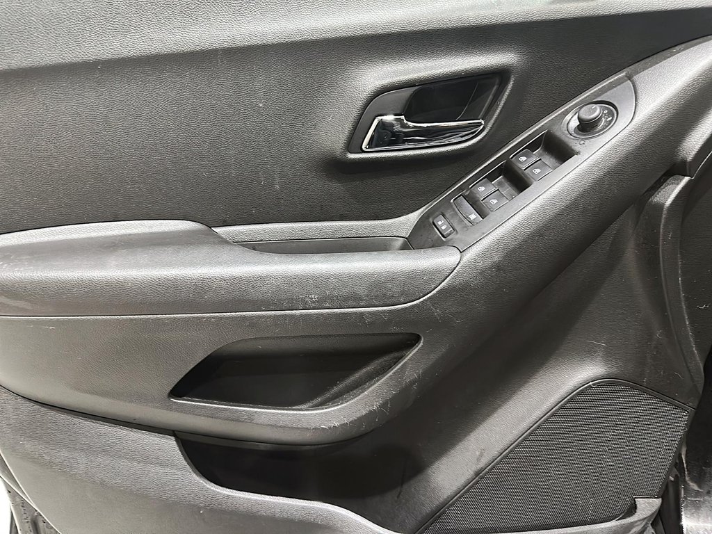2020 Chevrolet Trax FWD LT in Brantford, Ontario - 10 - w1024h768px