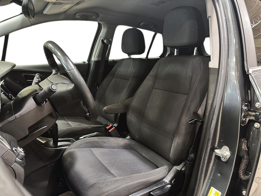 2020 Chevrolet Trax AWD LT in Brantford, Ontario - 8 - w1024h768px