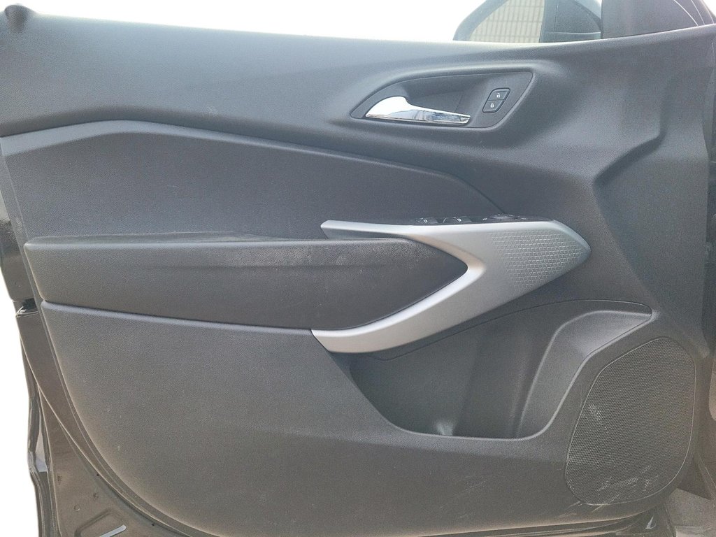 2024 Chevrolet Trax 1RS in Brantford, Ontario - 10 - w1024h768px