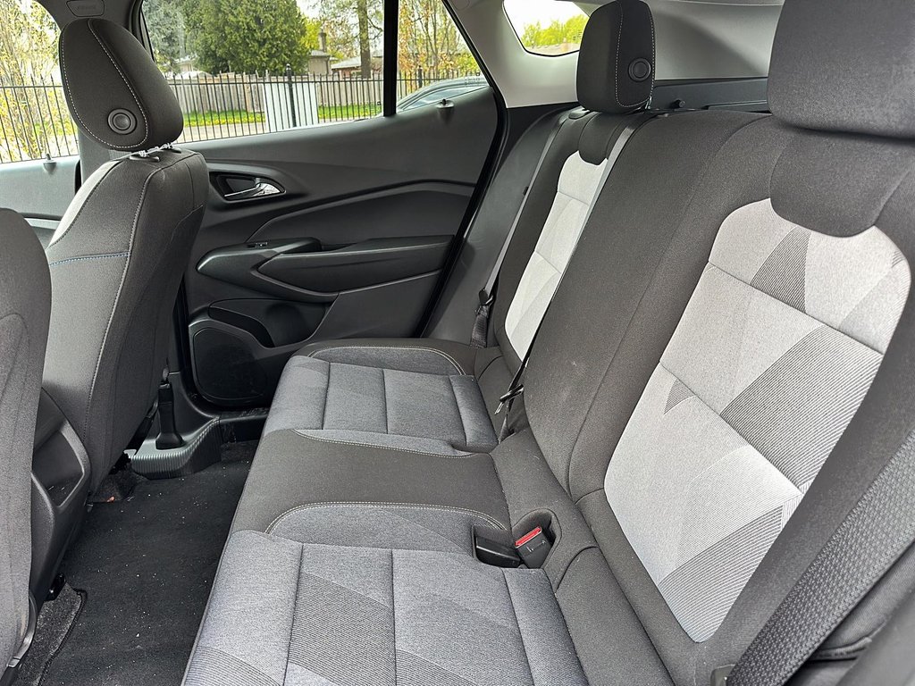 2025 Chevrolet Trax FWD 4dr LS in Brantford, Ontario - 15 - w1024h768px