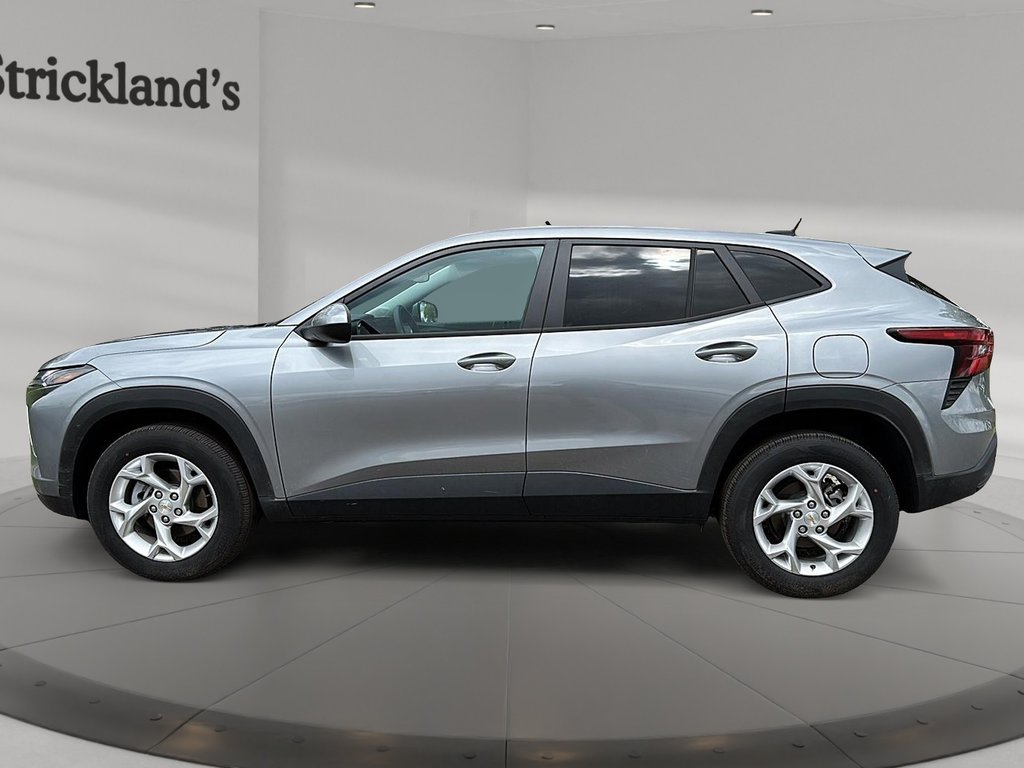2025 Chevrolet Trax FWD 4dr LS in Brantford, Ontario - 5 - w1024h768px