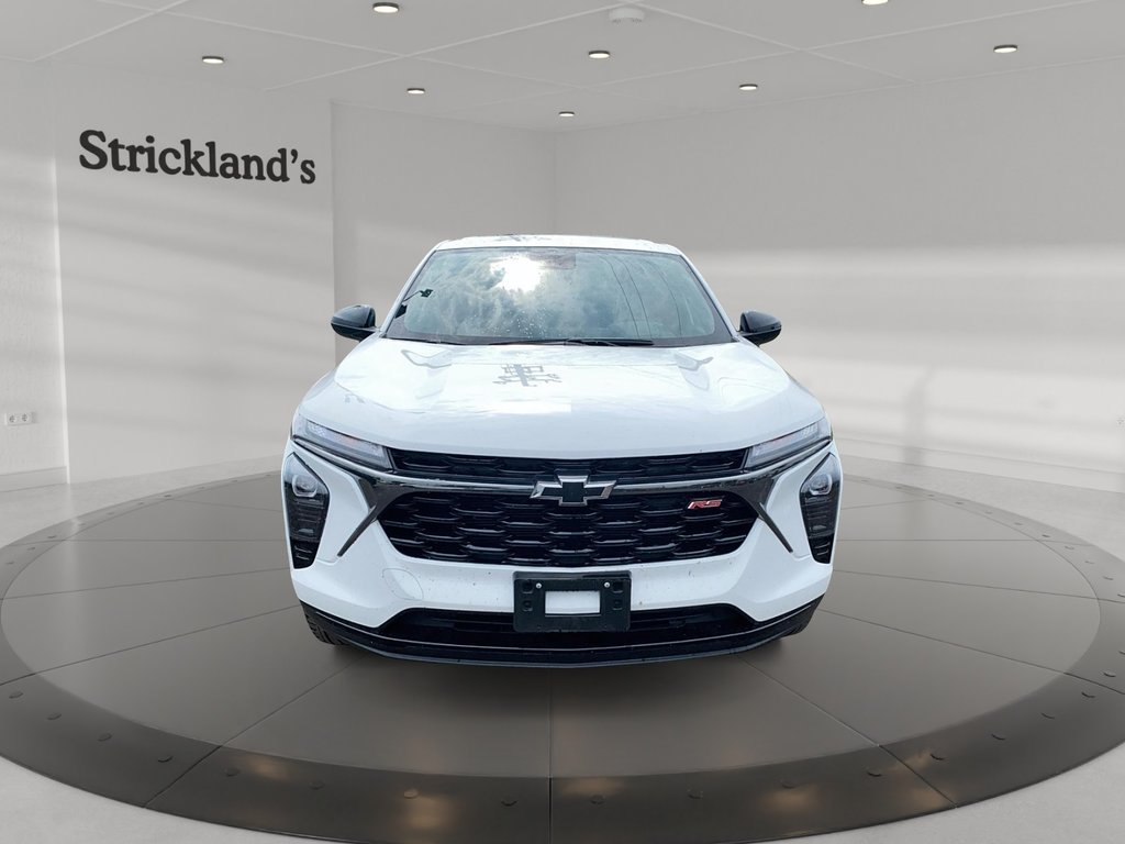 2025 Chevrolet Trax FWD 4dr 1RS in Brantford, Ontario - 2 - w1024h768px