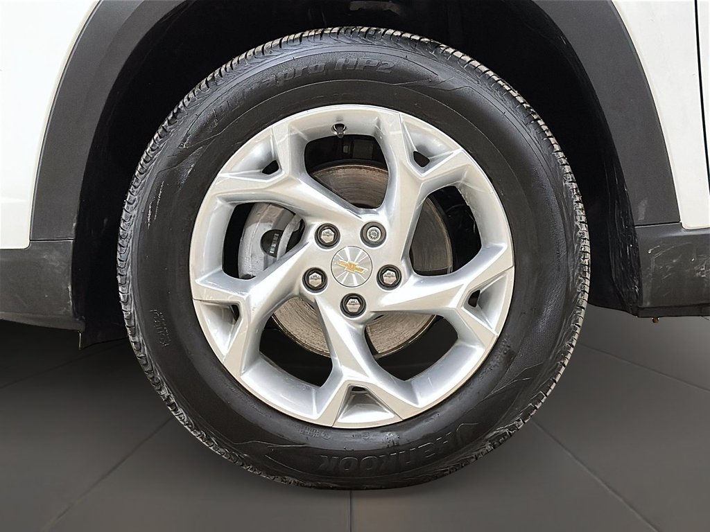2025 Chevrolet Trax FWD 4dr LS in Brantford, Ontario - 7 - w1024h768px