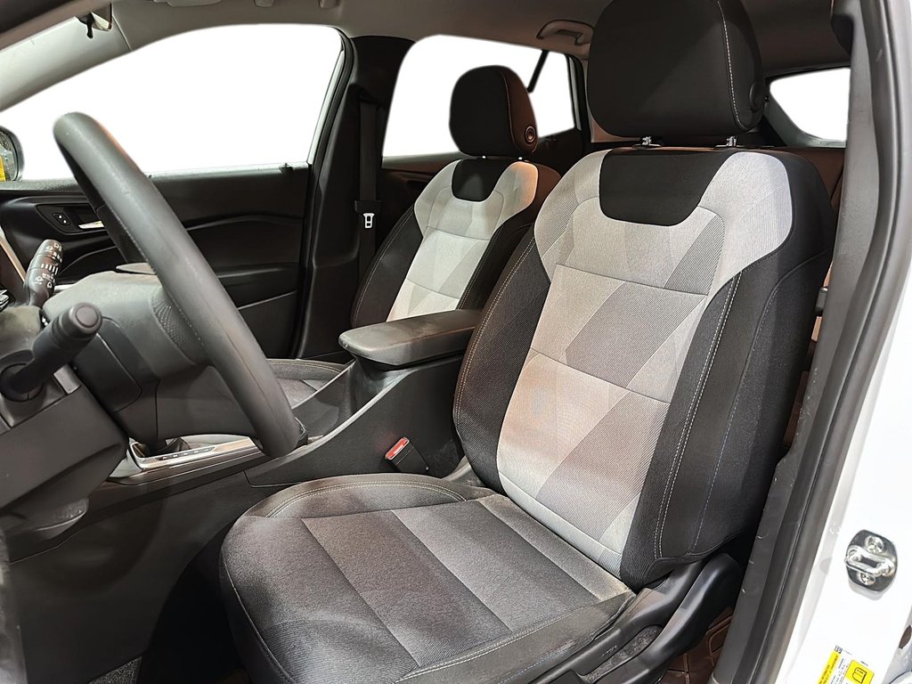 2025 Chevrolet Trax FWD 4dr LS in Brantford, Ontario - 8 - w1024h768px