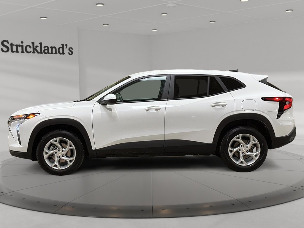 2025 Chevrolet Trax FWD 4dr LS in Brantford, Ontario - 5 - w1024h768px
