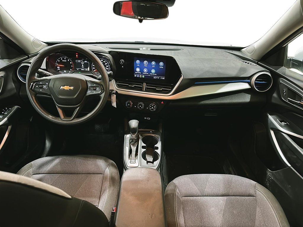 2025 Chevrolet Trax FWD 4dr LS in Brantford, Ontario - 9 - w1024h768px
