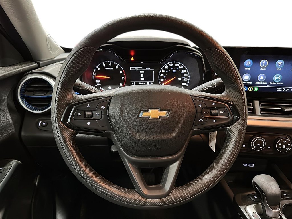 2025 Chevrolet Trax FWD 4dr LS in Brantford, Ontario - 11 - w1024h768px