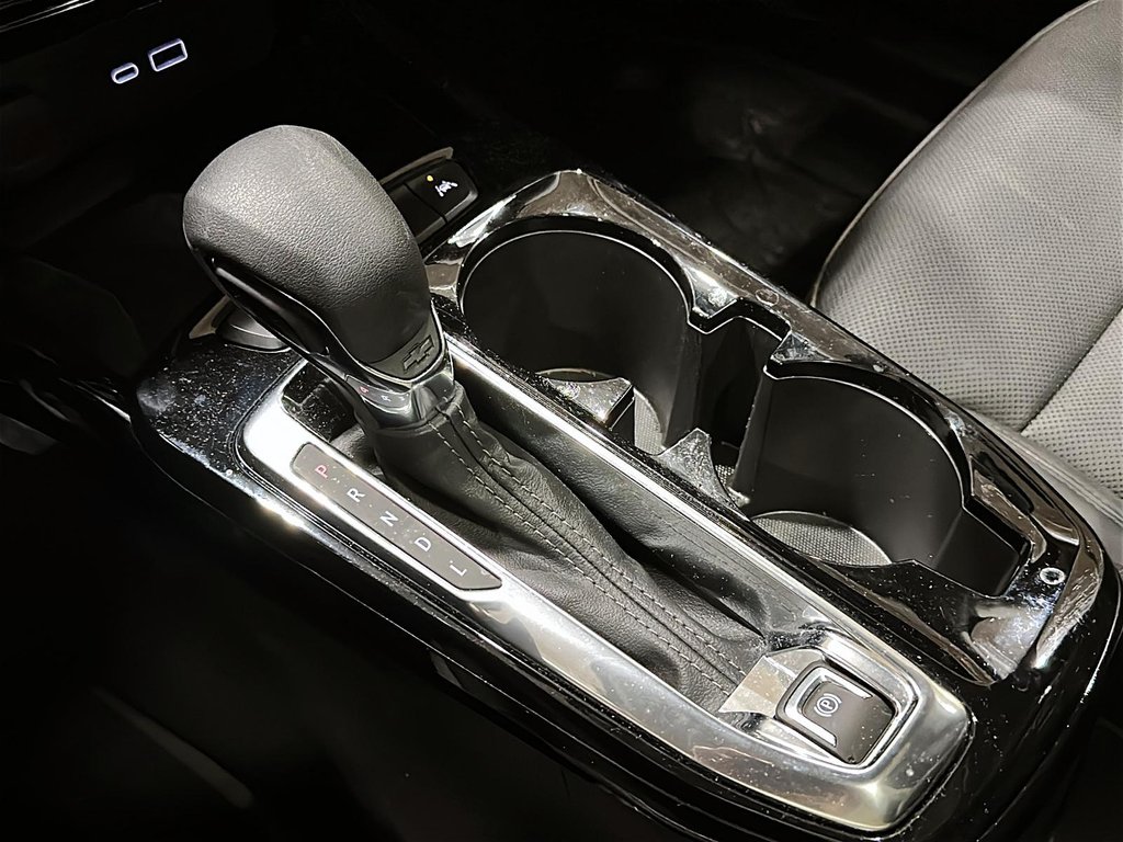 2025 Chevrolet Trax FWD 4dr ACTIV in Brantford, Ontario - 14 - w1024h768px