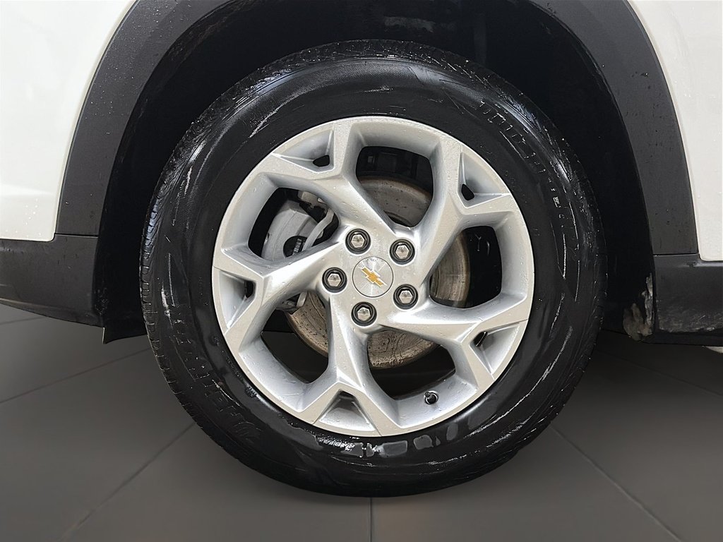 2025 Chevrolet Trax FWD 4dr LS in Brantford, Ontario - 7 - w1024h768px