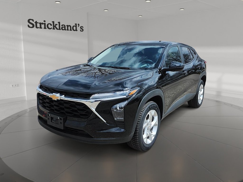 2025 Chevrolet Trax FWD 4dr LS in Brantford, Ontario - 1 - w1024h768px
