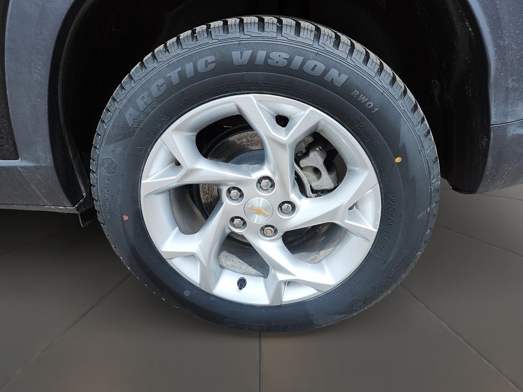 2025 Chevrolet Trax FWD 4dr LS in Brantford, Ontario - 7 - w1024h768px