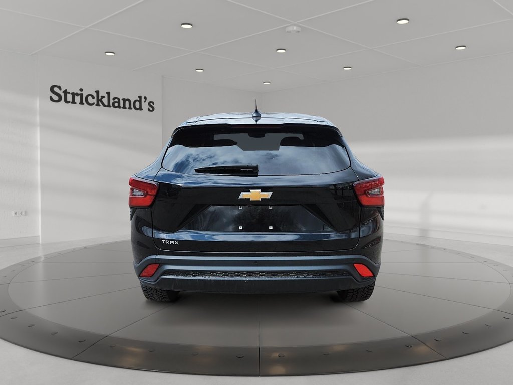 2025 Chevrolet Trax FWD 4dr LS in Brantford, Ontario - 3 - w1024h768px