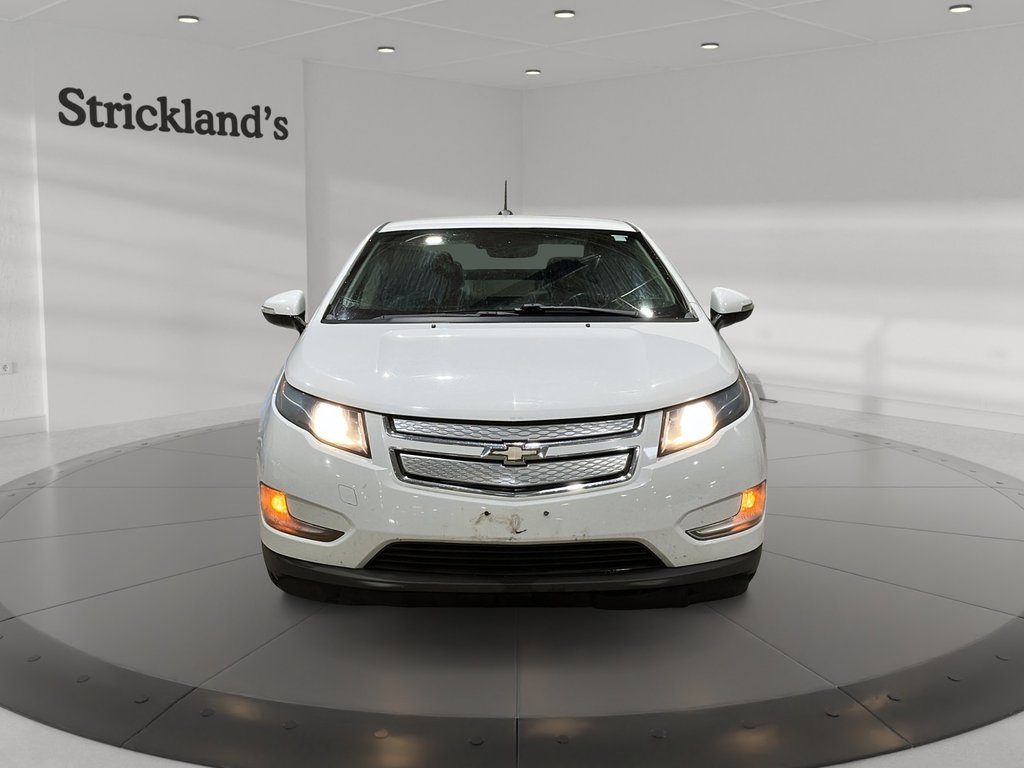 2015 Chevrolet Volt in Stratford, Ontario - 2 - w1024h768px