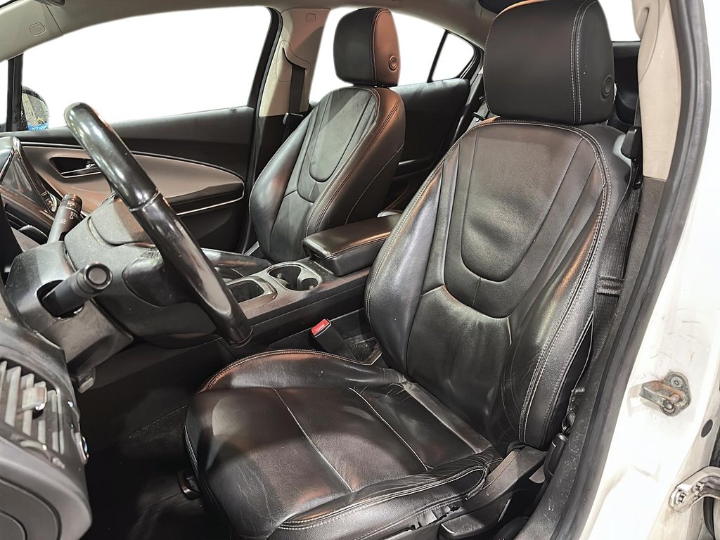 2015 Chevrolet Volt in Stratford, Ontario - 8 - w1024h768px
