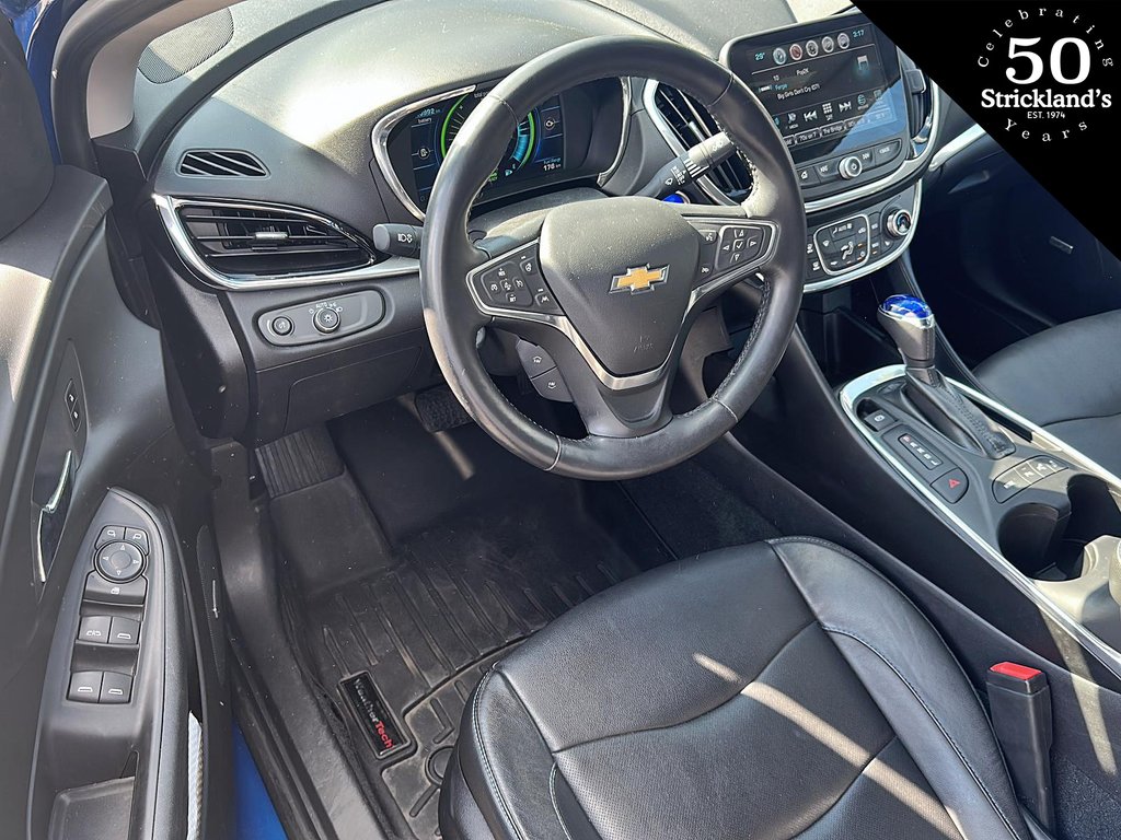 2017  Volt Premier in Stratford, Ontario - 10 - w1024h768px