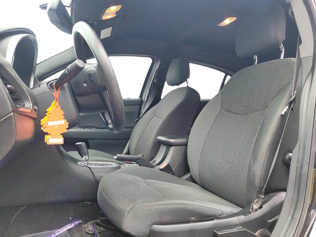 2011 Chrysler 200 LX in Brantford, Ontario - 8 - w1024h768px