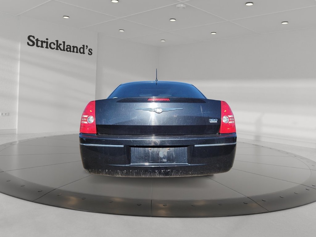 2008 Chrysler 300 Touring Sedan AWD in Brantford, Ontario - 3 - w1024h768px