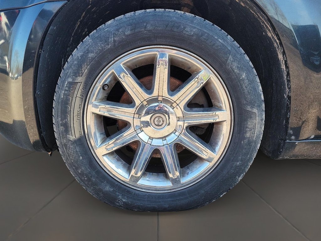 2008 Chrysler 300 Touring Sedan AWD in Brantford, Ontario - 7 - w1024h768px