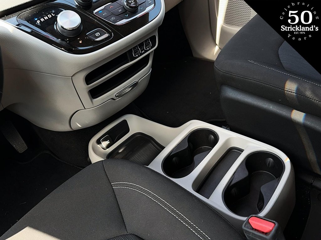 2021 Chrysler Grand Caravan SXT in Stratford, Ontario - 11 - w1024h768px