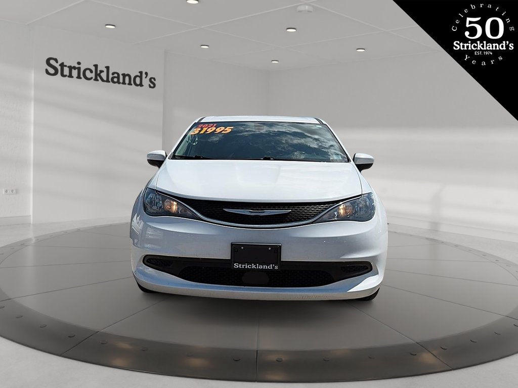2021 Chrysler Grand Caravan SXT in Stratford, Ontario - 2 - w1024h768px