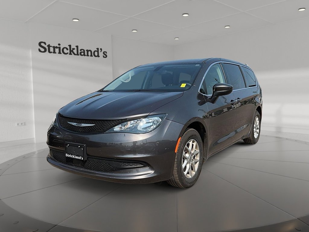 2022 Chrysler Grand Caravan SXT in Brantford, Ontario - 1 - w1024h768px