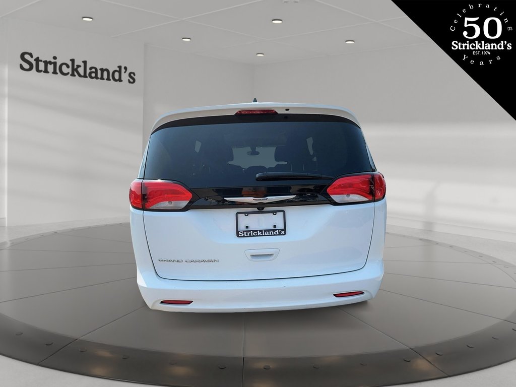 2022  Grand Caravan SXT in Brantford, Ontario - 3 - w1024h768px