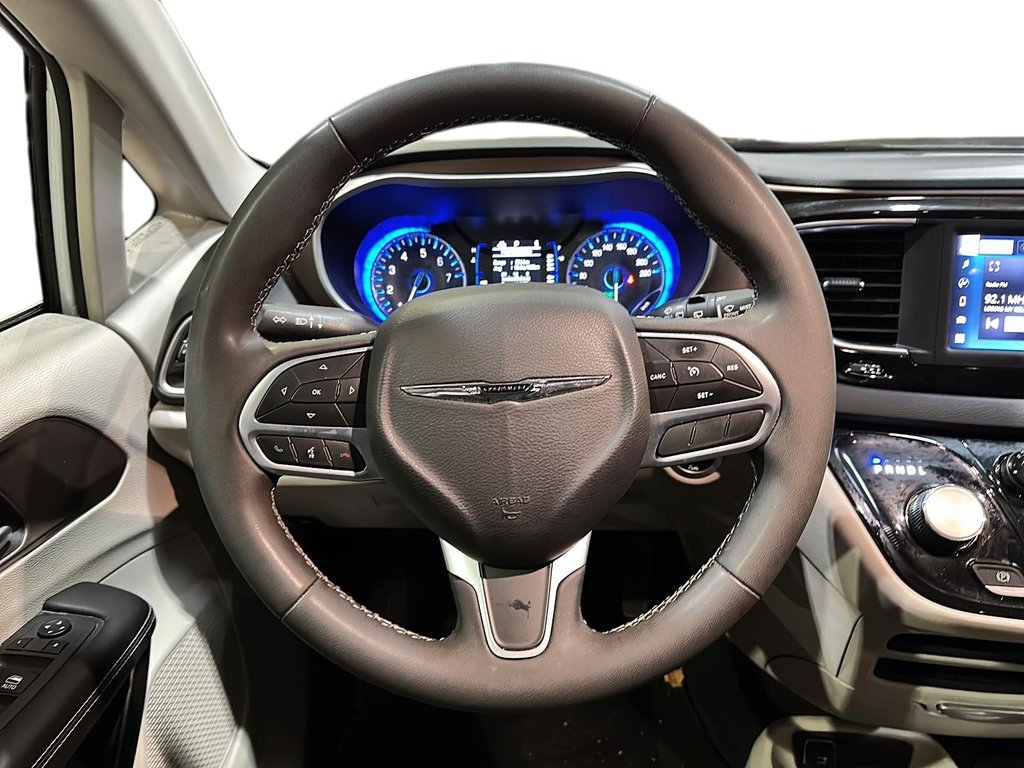 2024 Chrysler Grand Caravan SXT 2WD in Brantford, Ontario - 11 - w1024h768px
